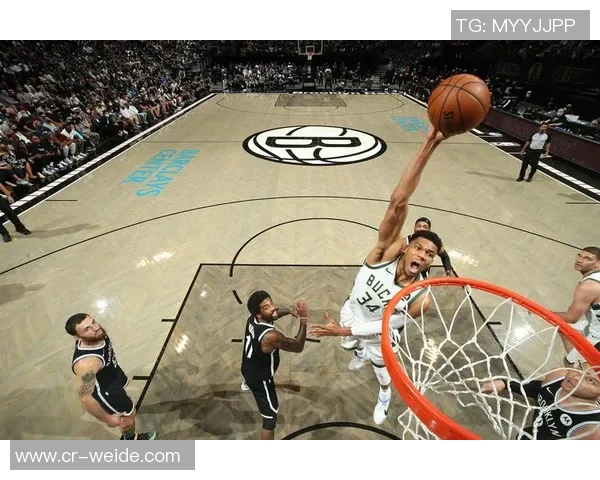 字母哥训练中展现惊人弹跳轻松完成大风车扣篮引发球迷热议 字母哥训练中展现惊人弹跳轻松完成大风车扣篮引发球迷热议