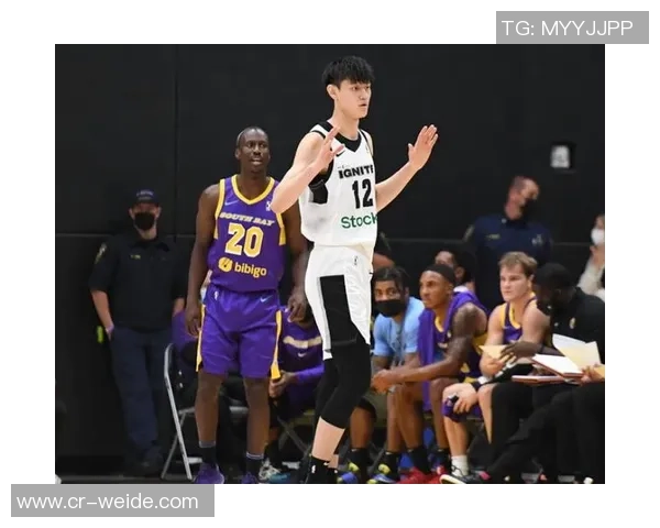 曾凡博向队友请求传球却遭无视队友选择独自进攻引发热议