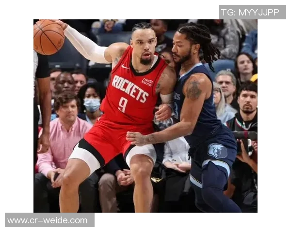 沃尔夫半场表现惊艳9投6中三分球4记独得11分助力球队奋勇争先